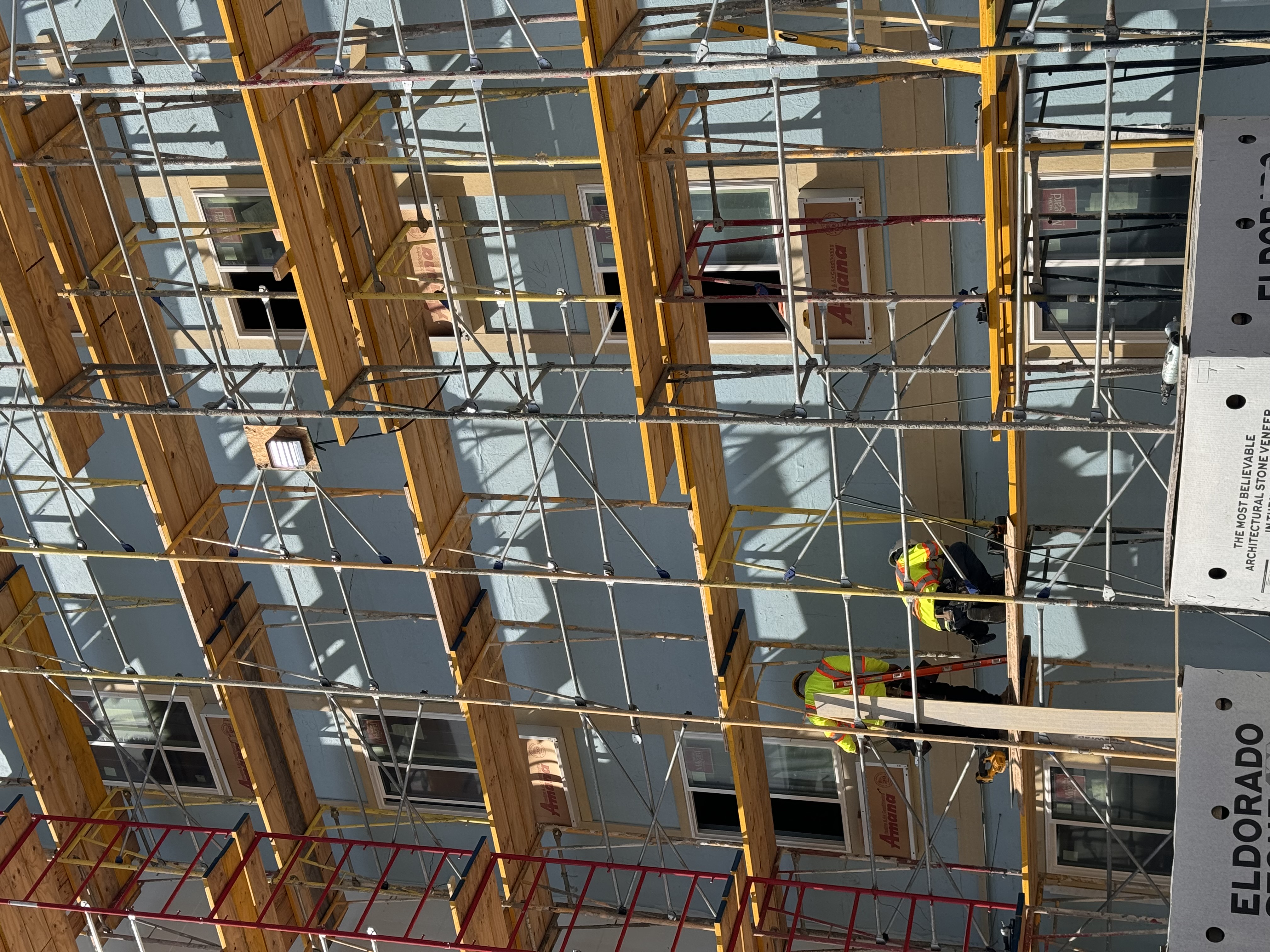 Hotel scaffold Eldorado stone close