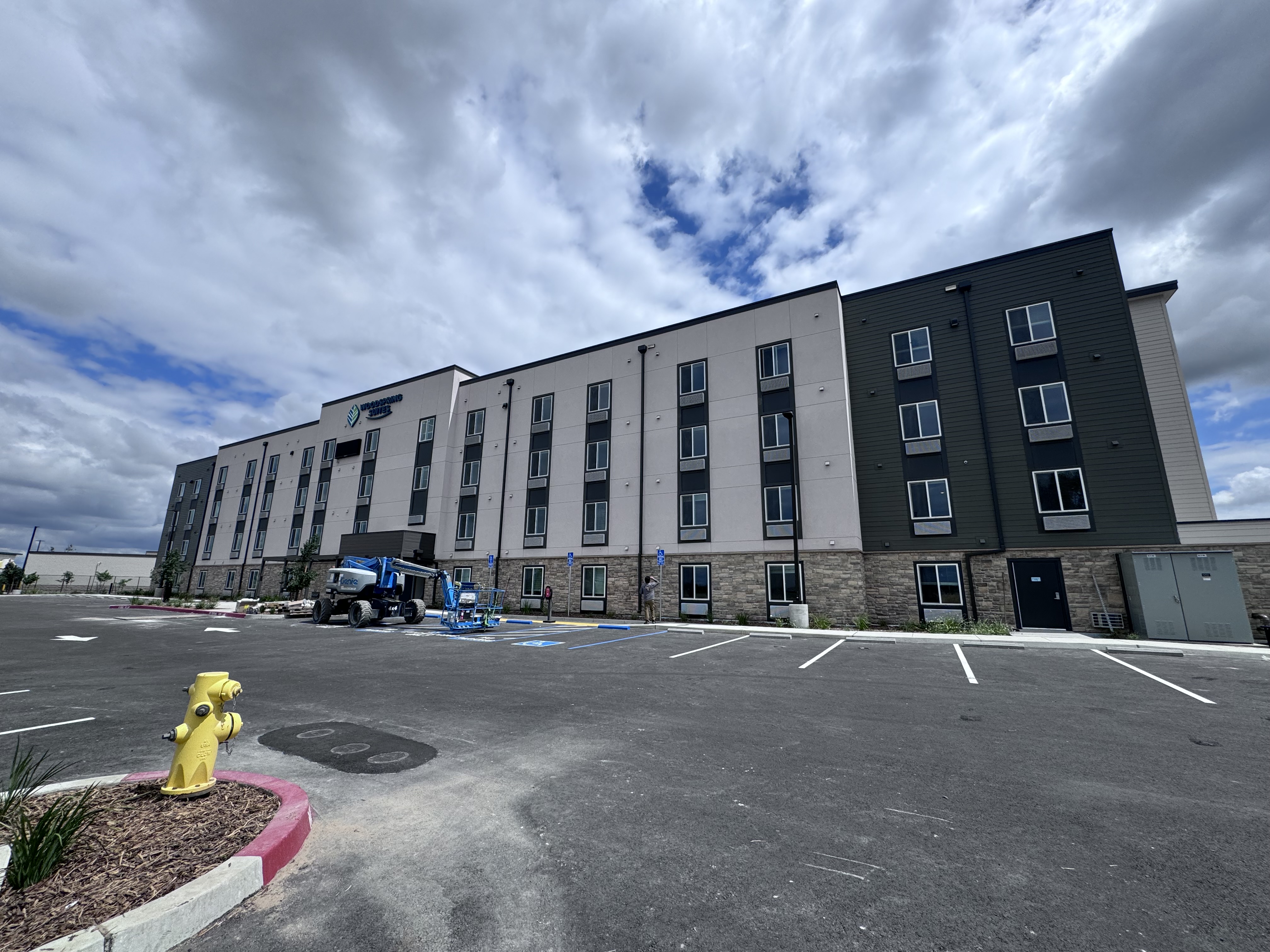 JLG telehandler on commercial hotel site