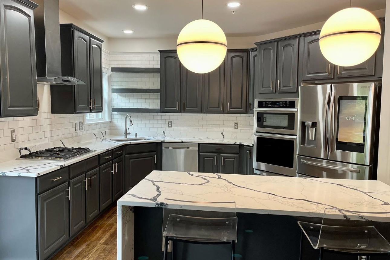 White farmhouse kitchen
